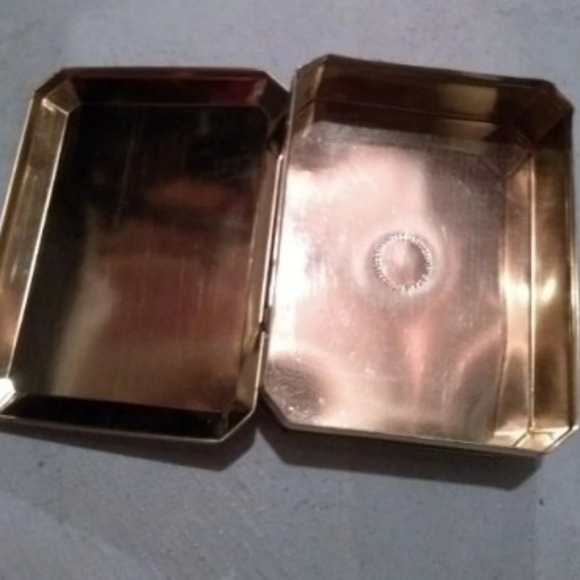 Western Germany Hunter and Dogs Collectible Tin - Picture 2 of 8